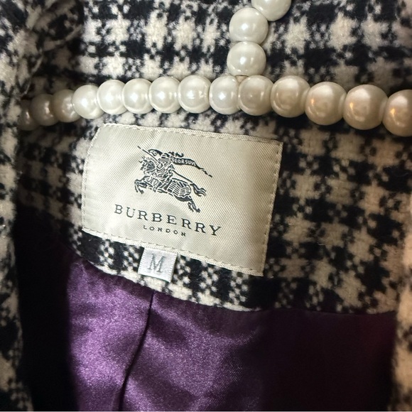 Burberry Black and White Houndstooth Coat with Purple Lining - Picture 5 of 8